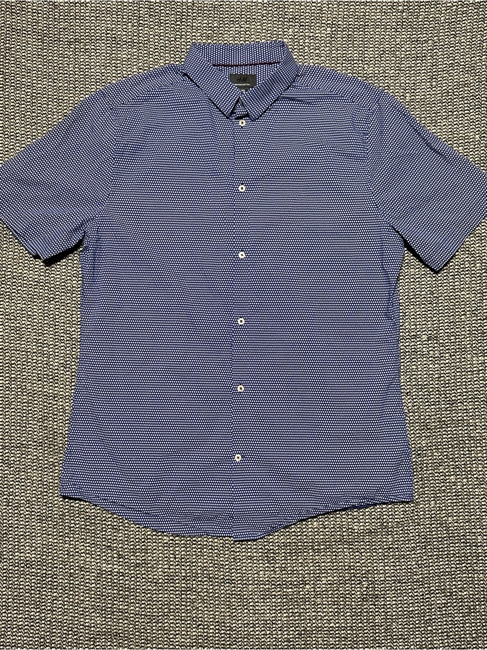 H&M Short-Sleeve Blue Micro-Pattern Button-Down Shirt